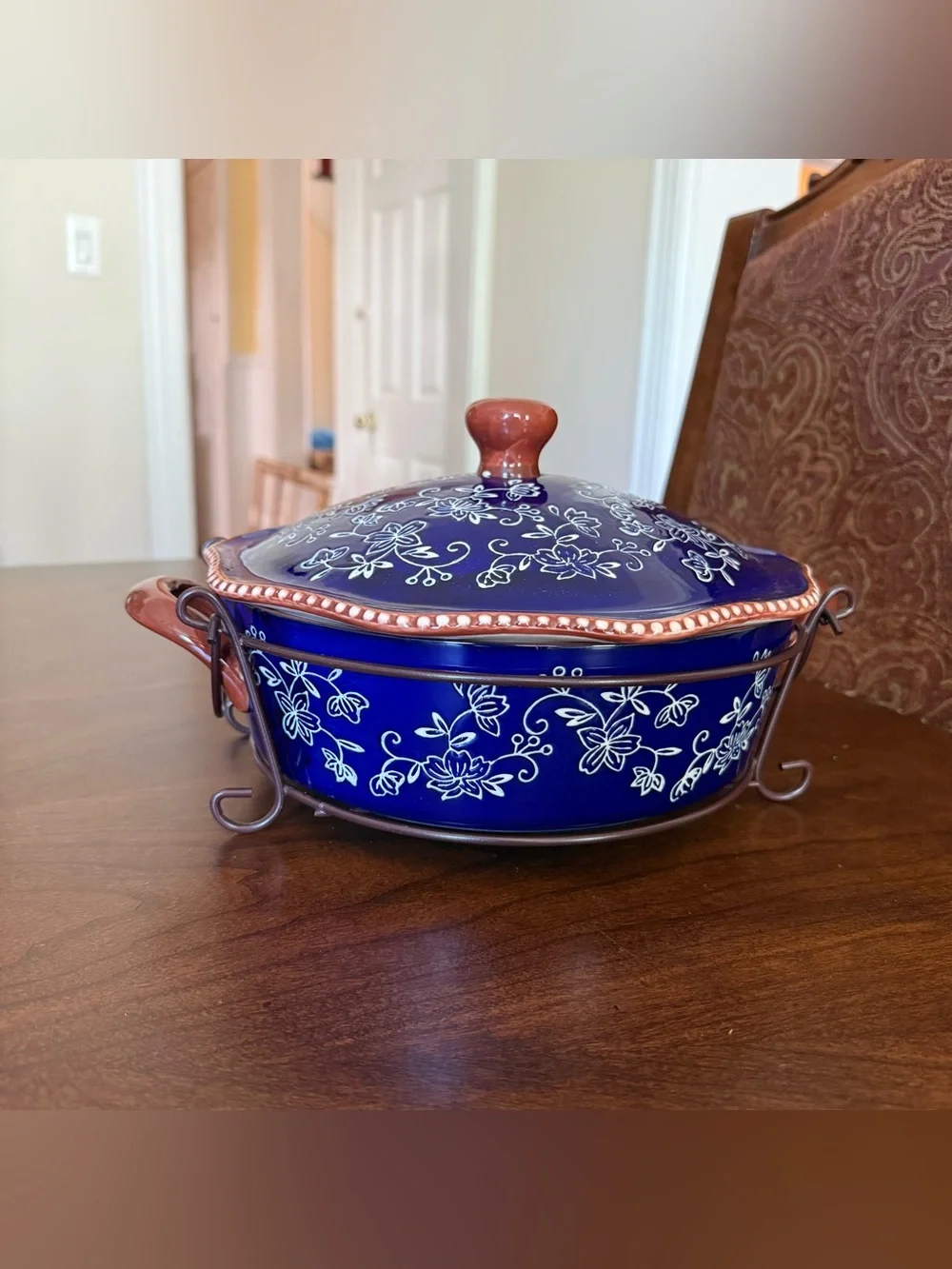 Temp-tations by Tara Floral Lace Blue 2 Quart Round Baking Dish with Lid & Rack